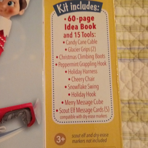 Elf on the Shelf kit with props - Picture 2 of 6